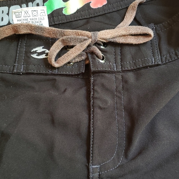 Black board shorts - Picture 5 of 8